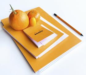 12200C_16200C_18200C_Classic Stapled Notepads Graph_lifestyle