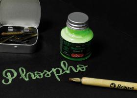 13690T_Phosphorescent Ink_lifestyle 13690T_Phosphorescent Ink_lifestyle