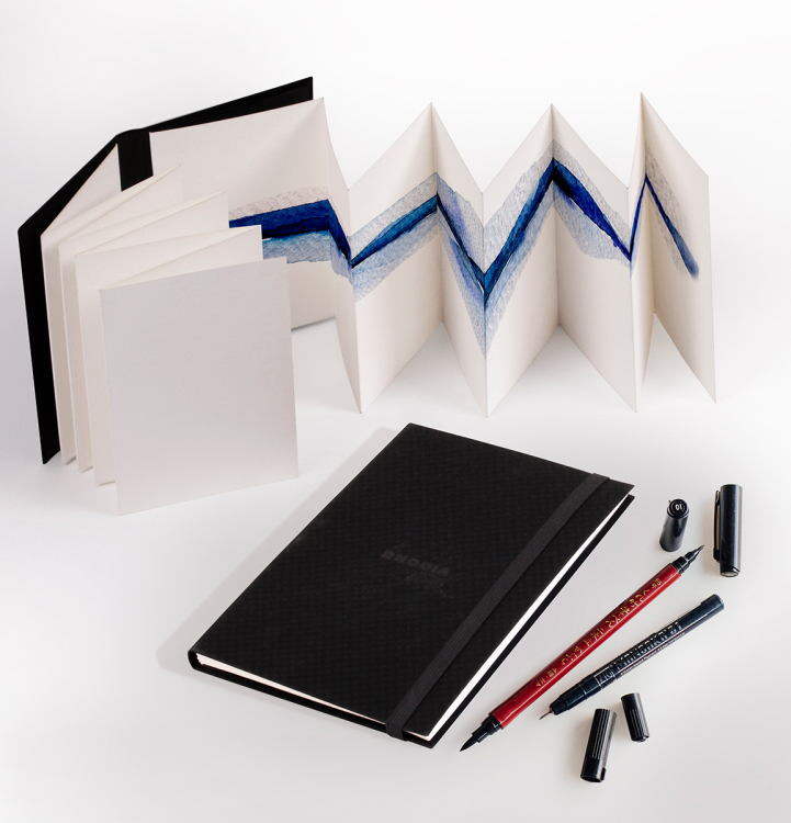 116152C_116153C_Accordion Watercolor Book_lifestyle