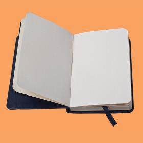118769C_Hardcover black dot_detail