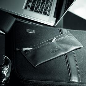 118449C_Genuine Leather Flat Case_lifestyle