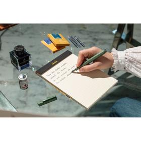 9351C_9376C_Script Fountain Pen Sage_lifestyle 2