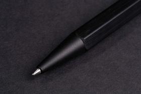 9389C_Script Ballpoint Pen Black_lifestyle
